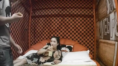 明星级性感美女与公司领导酒店偷情<script src=